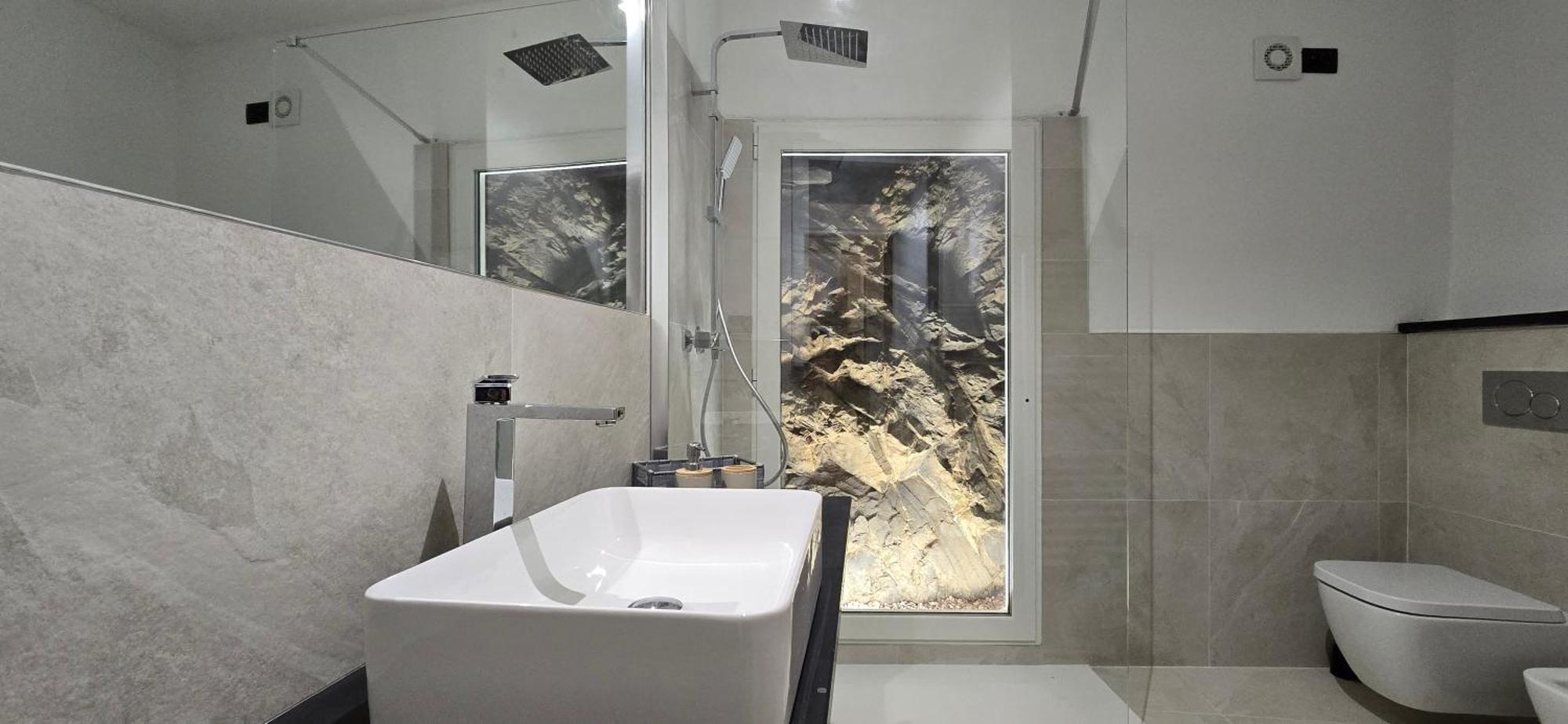 The White Cave- Bluchalet Riomaggiore Bagian luar foto